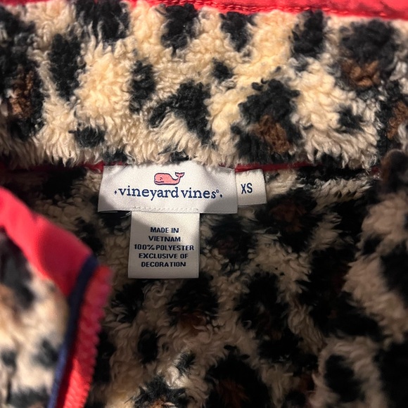 Vineyard Vines Leopard Print Fleece with pink 1/2 zip pullover - Picture 2 of 3